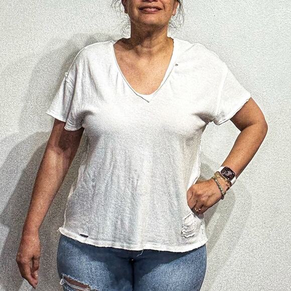 Free People White V-Neck Distressed Tee Sz XS - Picture 1 of 12
